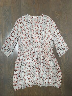 SUNO White Floral V-Neck Tunic with Red & Black Print
